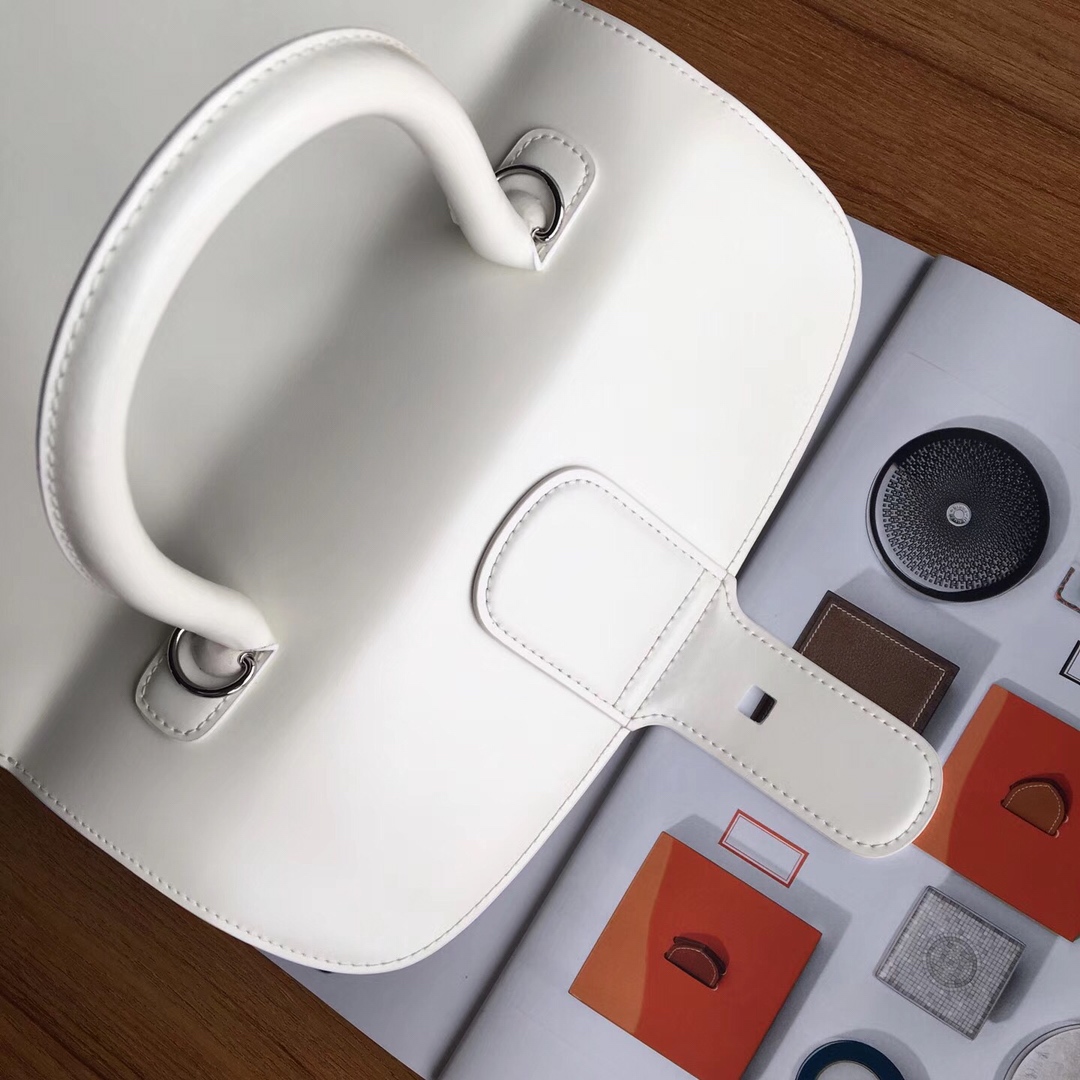 델보 브리앙 박스 GM 백 화이트